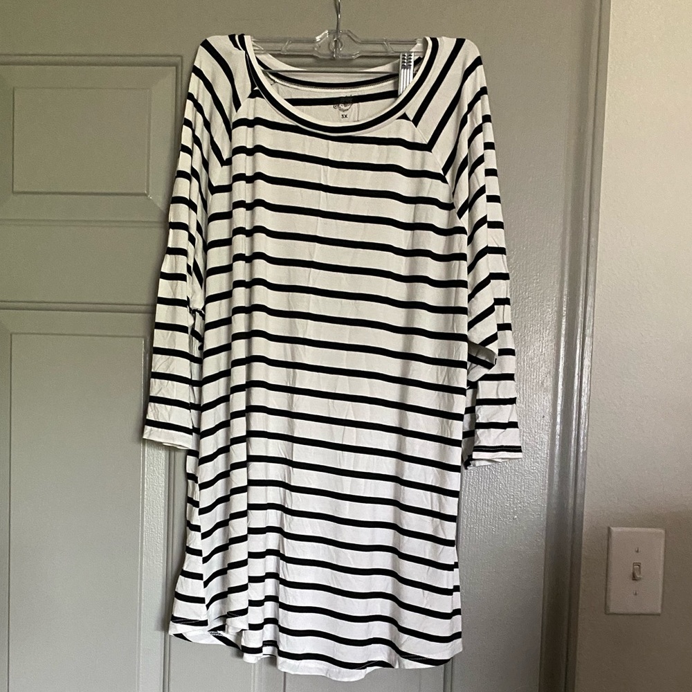 Tickled teal black and white top